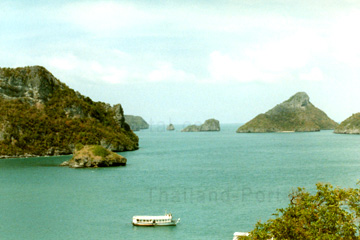 Thailändische Inseln vor Phuket.
